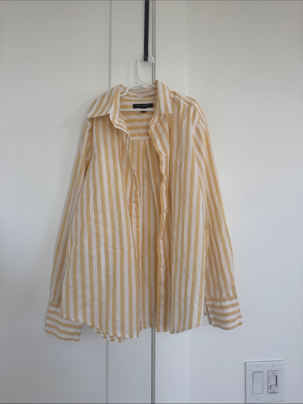 Banana Republic Light Yellow Striped Button-Up Shirt - 100% cotton